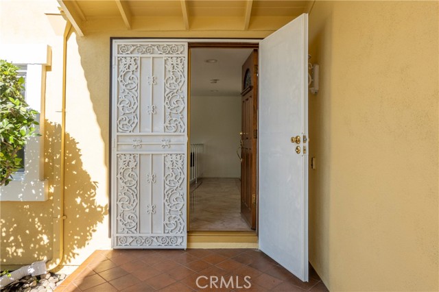18410 Alexander Ave, Cerritos CA: https://media.crmls.org/medias/aa38ac1e-bf8a-4e99-a3f4-a323c69d461c.jpg