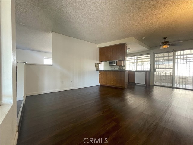 Detail Gallery Image 6 of 25 For 13671 Thunderbird Dr, Moreno Valley,  CA 92553 - 4 Beds | 2 Baths