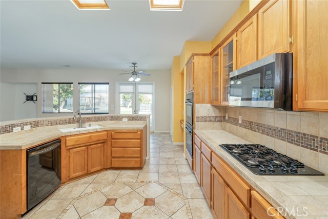 Detail Gallery Image 48 of 53 For 10500 Vista Bonita Dr, Bakersfield,  CA 93311 - 3 Beds | 2 Baths