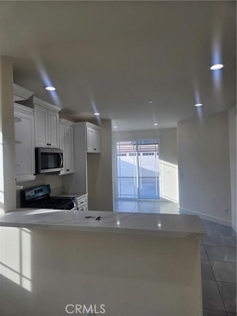 Detail Gallery Image 5 of 13 For 5151 Peony Ct, Riverside,  CA 92556 - 4 Beds | 2/1 Baths