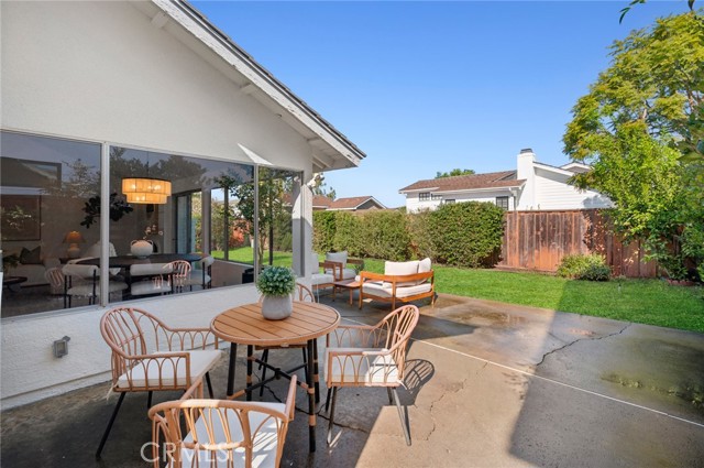 Detail Gallery Image 4 of 26 For 2030 Port Weybridge, Newport Beach,  CA 92660 - 3 Beds | 2 Baths