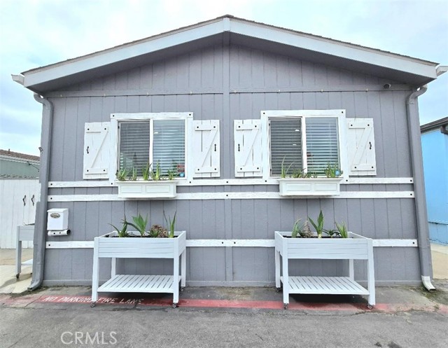 Detail Gallery Image 5 of 58 For 21752 Pacific Coast Hwy 11a,  Huntington Beach,  CA 92646 - 3 Beds | 2 Baths