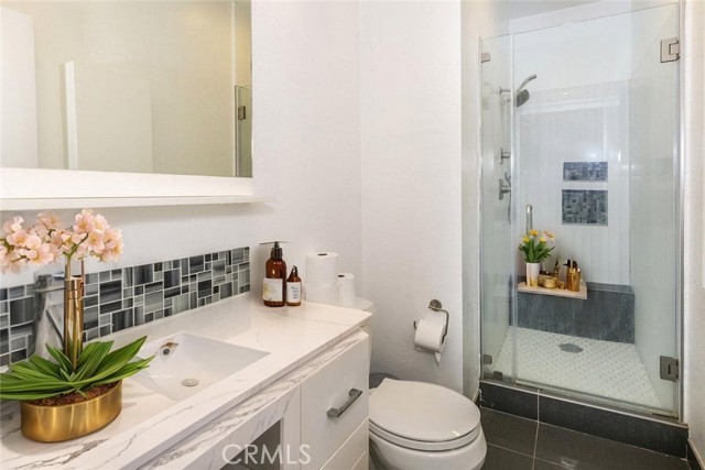 620 N 6th Street, Burbank CA: https://media.crmls.org/medias/aa3cf156-9027-4065-98c7-0a2ab6a04858.jpg