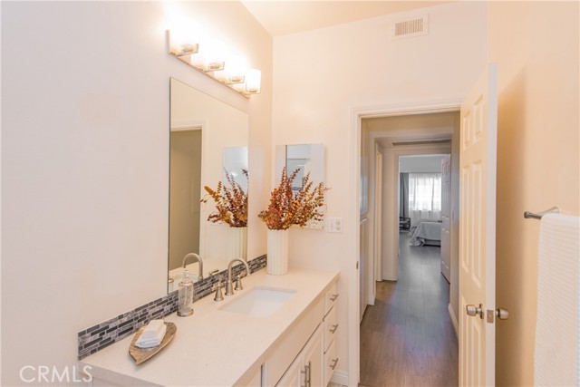 Detail Gallery Image 9 of 11 For 1739 Federal Ave #204,  Los Angeles,  CA 90025 - 2 Beds | 2 Baths