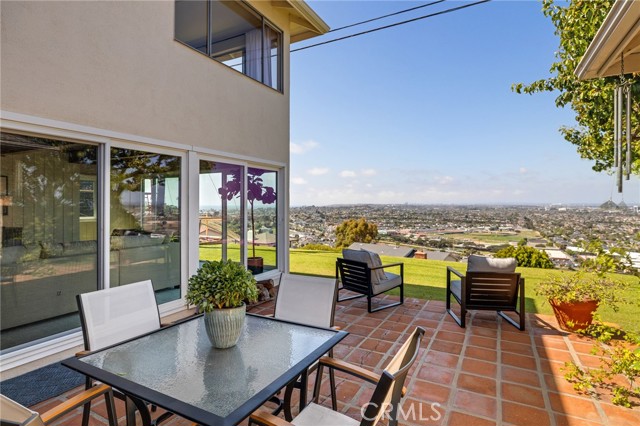 4501 Paseo De Las Tortugas, Torrance CA: https://media.crmls.org/medias/aa3e5d63-7378-40bb-adbd-11c5c51f4603.jpg