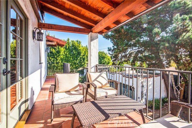 Detail Gallery Image 25 of 38 For 8246 4th St, Los Angeles,  CA 90048 - 2 Beds | 2 Baths