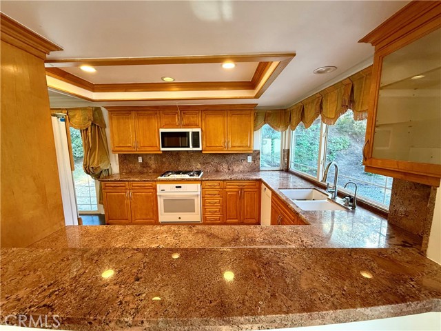 Detail Gallery Image 12 of 14 For 12839 Mclennan Ave, Granada Hills,  CA 91344 - 4 Beds | 2 Baths