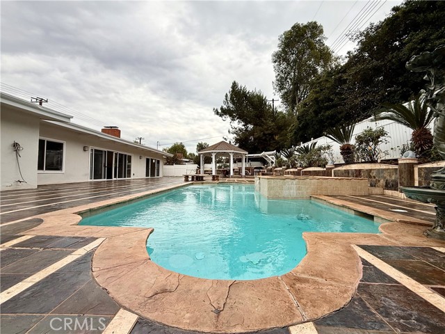 Detail Gallery Image 62 of 72 For 24204 Calvert, Woodland Hills,  CA 91367 - 6 Beds | 3 Baths