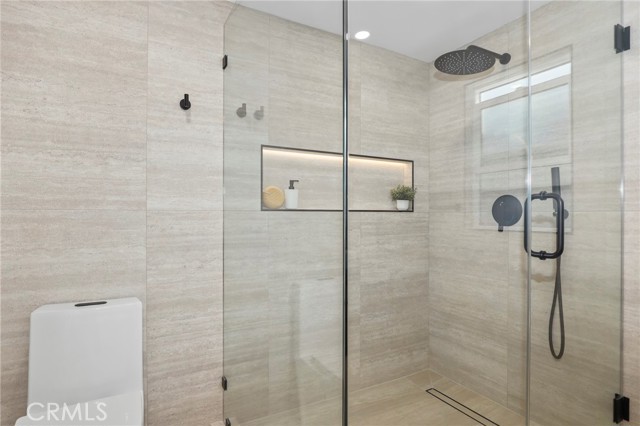 Detail Gallery Image 34 of 47 For 23856 Aetna, Woodland Hills,  CA 91367 - 4 Beds | 3 Baths