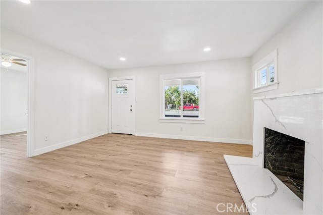 182 N 4 Street, Banning CA: https://media.crmls.org/medias/aa3ec696-ce85-476e-b62e-6dc8f5eb74e4.jpg