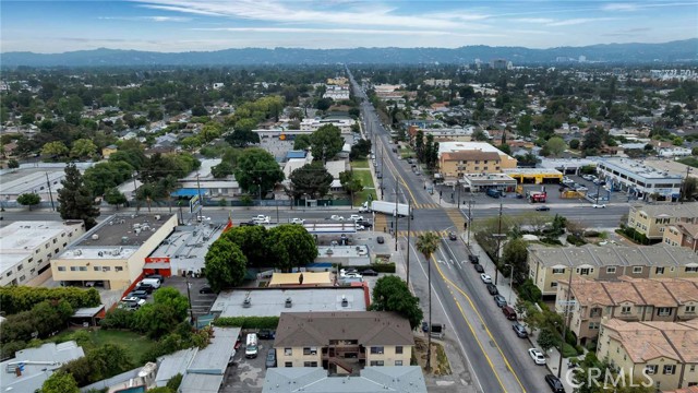 7224 Hazeltine Avenue, Van Nuys CA: https://media.crmls.org/medias/aa3edbb5-89fa-4bc0-8aaf-e396054b06d9.jpg