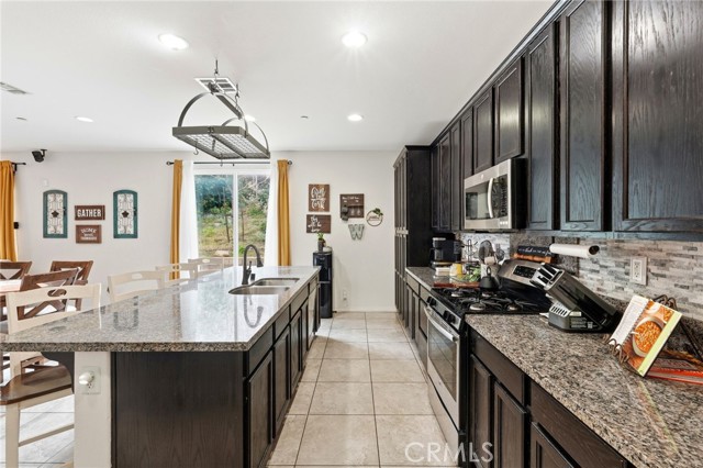 Detail Gallery Image 16 of 60 For 18332 Cayenne, San Bernardino,  CA 92407 - 4 Beds | 3/1 Baths