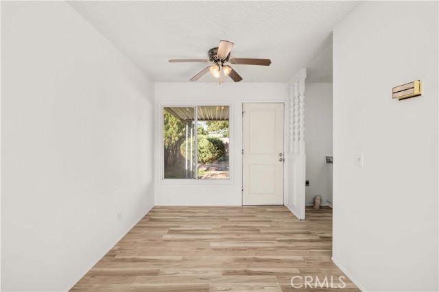 Detail Gallery Image 4 of 20 For 45443 Saigon, Lancaster,  CA 93534 - 3 Beds | 2 Baths