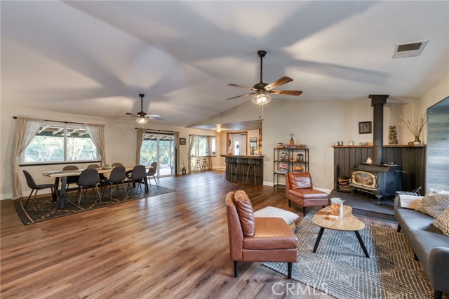 Detail Gallery Image 7 of 67 For 40955 Jean Road, Oakhurst,  CA 93644 - 4 Beds | 3 Baths