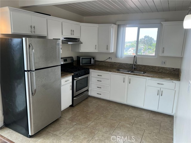25081 La Cresta Drive, Dana Point CA: https://media.crmls.org/medias/aa3fd0d8-9356-4e2e-82b4-ad6fc8e30842.jpg