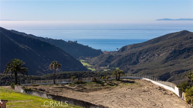 5 Vista Court, Laguna Niguel CA: https://media.crmls.org/medias/aa3fd9e0-0c13-432b-aaaf-39f5c3545c12.jpg