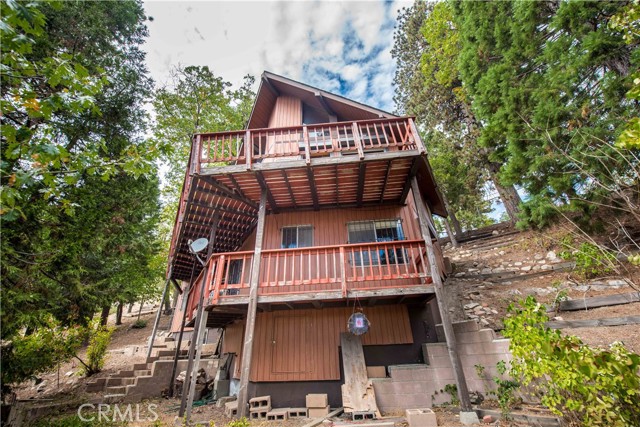 24 Fredalba, Running Springs, CA 92382