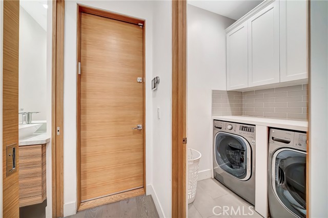 5622 Katherine, Sherman Oaks CA: https://media.crmls.org/medias/aa41a0e4-14cb-412c-8c14-b33b5a219444.jpg