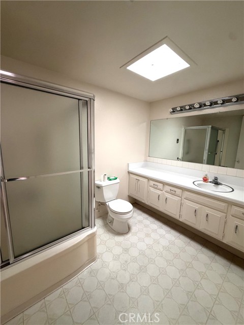 Detail Gallery Image 11 of 12 For 1642 Merion Way, M2-40i, Seal Beach,  CA 90740 - 2 Beds | 1 Baths