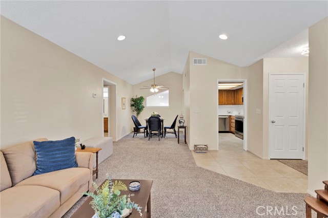 Detail Gallery Image 7 of 36 For 19265 Pine Way, Apple Valley,  CA 92308 - 2 Beds | 1/1 Baths