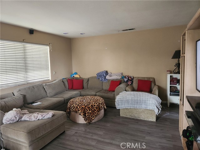 Detail Gallery Image 9 of 28 For 10945 Mountair Ave, Tujunga,  CA 91042 - 3 Beds | 2/1 Baths