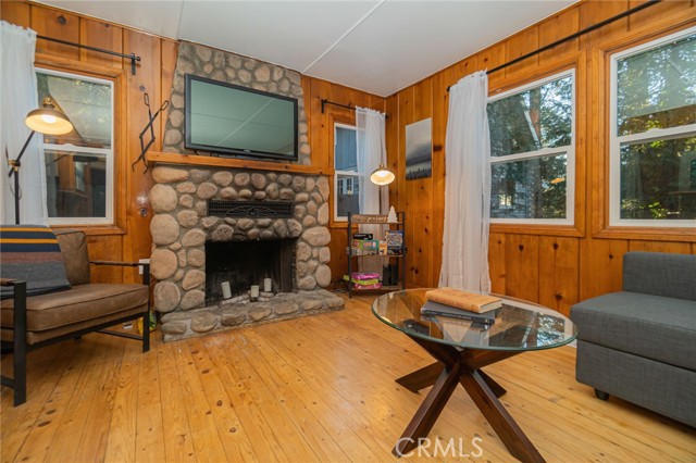 627 Rose Lane, Twin Peaks, CA 92391