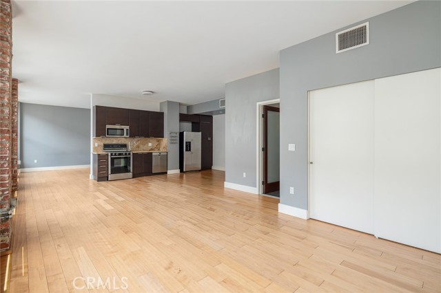 Detail Gallery Image 1 of 25 For 460 S Spring St #1013,  Los Angeles,  CA 90013 - 2 Beds | 2 Baths