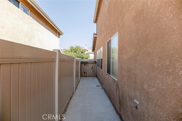 12134 Via Santa Marta, Sylmar CA: https://media.crmls.org/medias/aa450ef4-13c6-439a-a631-c92b6d4bde9c.jpg