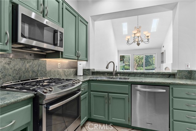 Detail Gallery Image 10 of 33 For 27196 Paseo Lomita, San Juan Capistrano,  CA 92675 - 3 Beds | 3 Baths