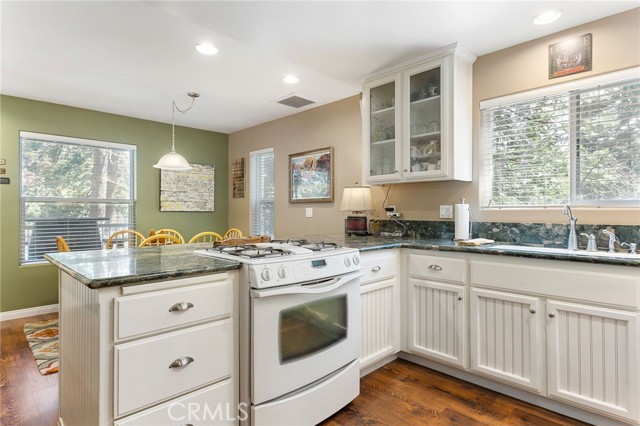 Detail Gallery Image 12 of 37 For 8713 Old State Rd, Wofford Heights,  CA 93285 - 3 Beds | 2 Baths