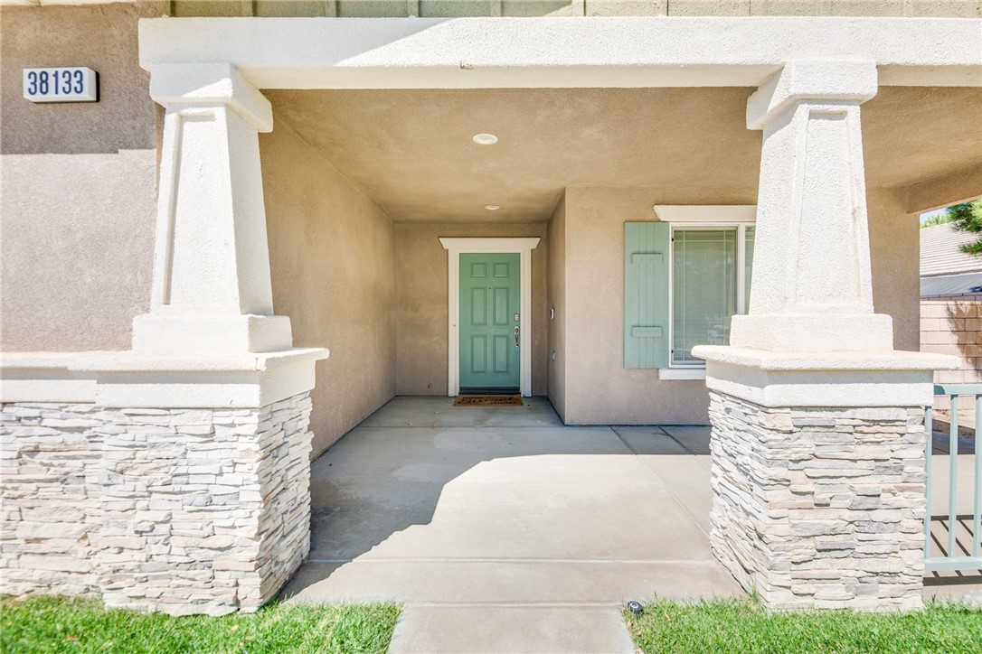 Detail Gallery Image 3 of 28 For 38133 Cima Mesa Dr, Palmdale,  CA 93552 - 3 Beds | 2 Baths