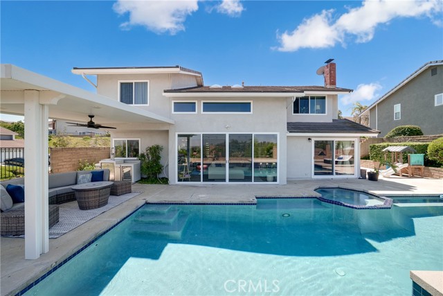 6691 E Smokewood Circle, Anaheim CA: https://media.crmls.org/medias/aa45bef6-dfaf-4db2-a216-fa1e370944c8.jpg