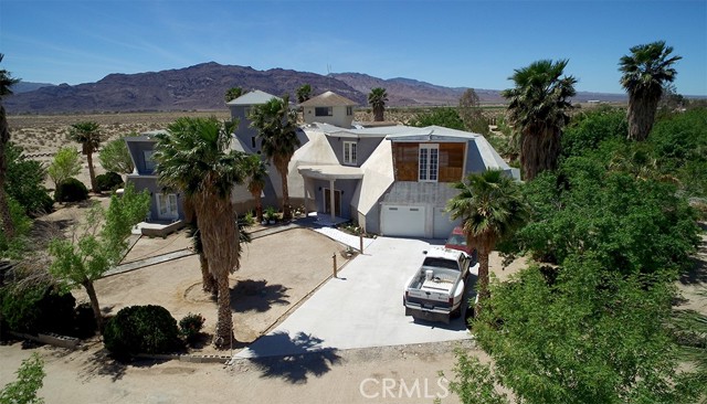 45985 Cottonwood Road, Newberry Springs, California 92365, 4 Bedrooms Bedrooms, ,5 BathroomsBathrooms,Residential,For Sale,45985 Cottonwood Road,CRHD22156730