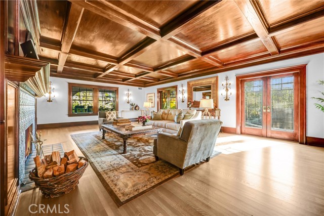 1215 Wentworth, Pasadena CA: https://media.crmls.org/medias/aa4679bd-3bc8-4776-ad1e-76e052e1a824.jpg