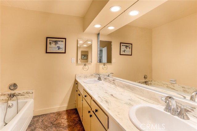 Detail Gallery Image 14 of 32 For 615 E Olive a,  Burbank,  CA 91501 - 2 Beds | 2 Baths