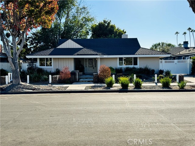 Detail Gallery Image 1 of 38 For 1507 Cumberland Ln, Newport Beach,  CA 92660 - 3 Beds | 2 Baths