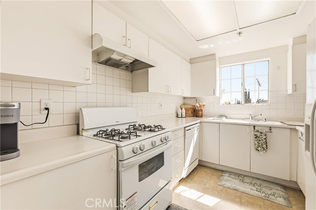 Detail Gallery Image 13 of 35 For 598 S 2nd #D,  Alhambra,  CA 91801 - 2 Beds | 2 Baths