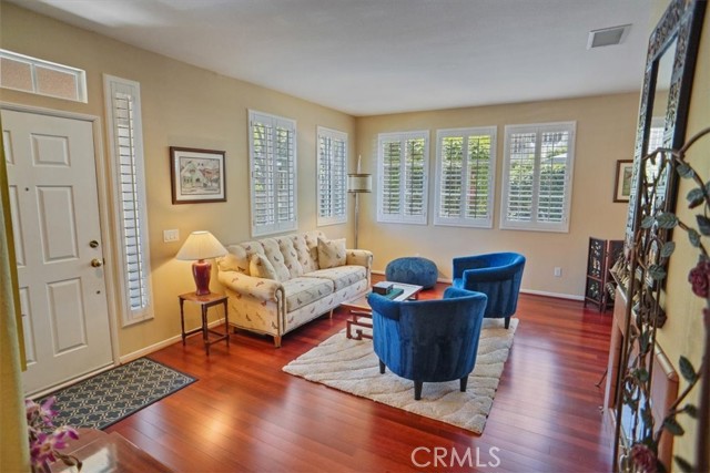 27955 Trillium Lane, Valencia CA: https://media.crmls.org/medias/aa489a56-2290-4a40-86d7-8c99e93d31ec.jpg