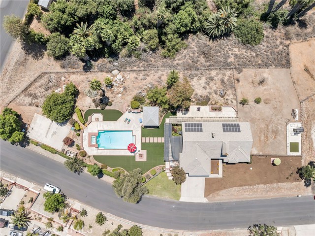15725 Terraceview Court, Riverside CA: https://media.crmls.org/medias/aa48cbb2-a308-446f-bd99-bff9ed75161a.jpg