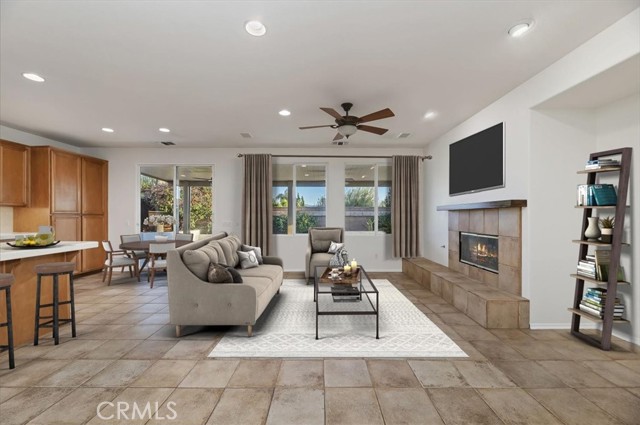 Detail Gallery Image 8 of 39 For 40355 Miklich, Murrieta,  CA 92563 - 4 Beds | 2 Baths