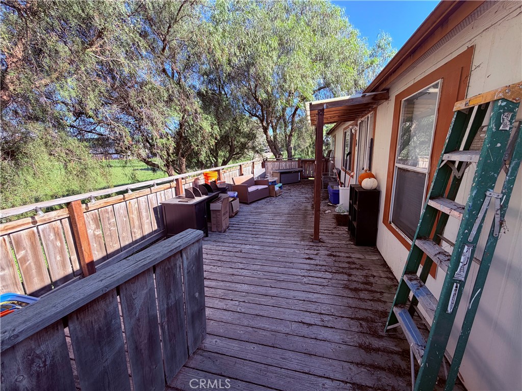 https://media.crmls.org/medias/aa4abef6-4917-4a28-a5c9-a0b958807cbd.jpg?preset=X-Large