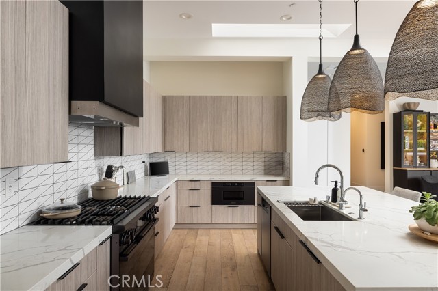 Detail Gallery Image 23 of 44 For 1615 Anita Ln, Newport Beach,  CA 92660 - 4 Beds | 4/1 Baths