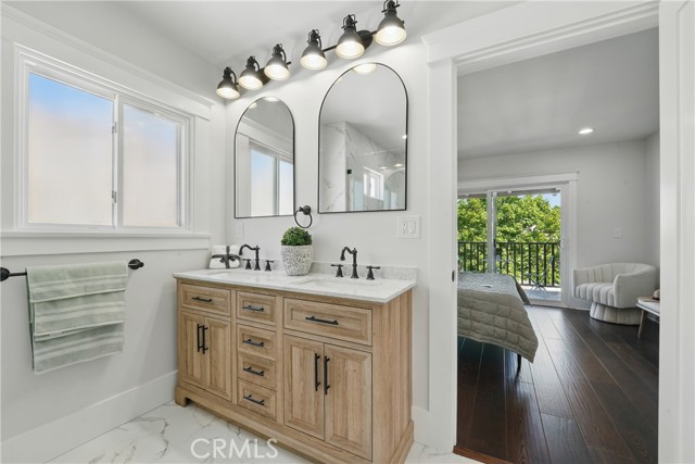 2111 S Bronson Ave, Los Angeles CA: https://media.crmls.org/medias/aa4bca4a-276b-4623-aa18-8ca2a3ed5ec9.jpg