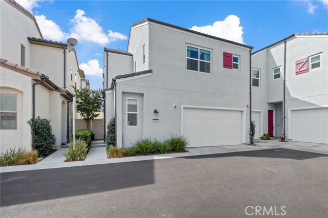 Garage with direct access