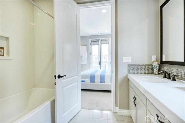 46 Shadybend, Irvine CA: https://media.crmls.org/medias/aa4cf3b2-1770-4bb8-9698-0b2558e2cdf0.jpg