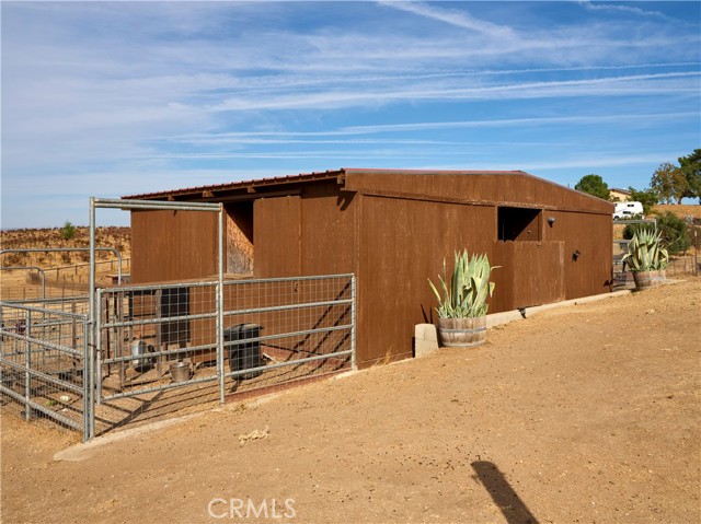 Room for goats, horses and chickens