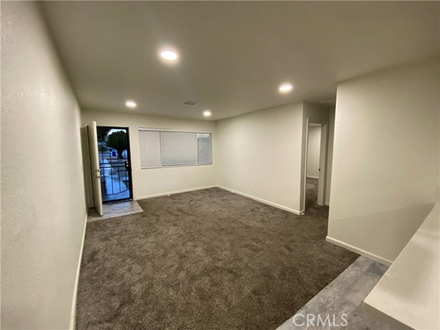 20381 Zuni Road, Apple Valley CA: https://media.crmls.org/medias/aa4e2121-4a0f-48a8-accc-a13d3716d895.jpg
