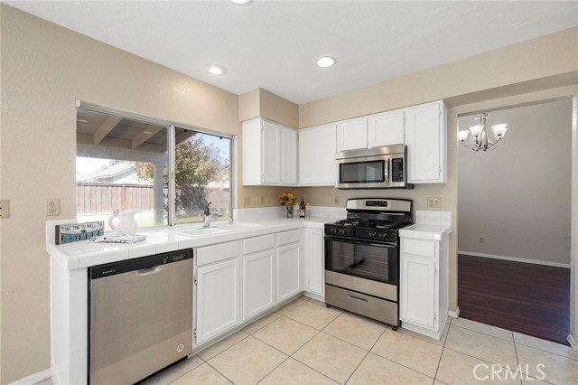 Detail Gallery Image 20 of 39 For 43195 Corte Almonte, Temecula,  CA 92592 - 4 Beds | 2/1 Baths