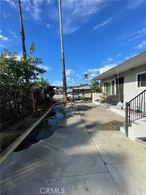 Image 9 of 12 For 10812 California