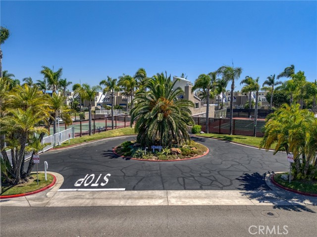 Detail Gallery Image 29 of 30 For 16061 Surprise Ln, Huntington Beach,  CA 92649 - 2 Beds | 3 Baths